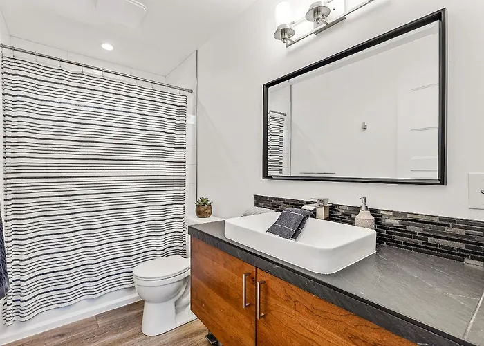 Modern Luxury In West With Hot Tub Dom wakacyjny *
